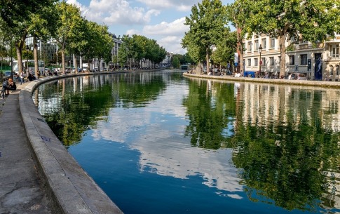 The charm of a cruise on the Canal Saint-Martin in Paris